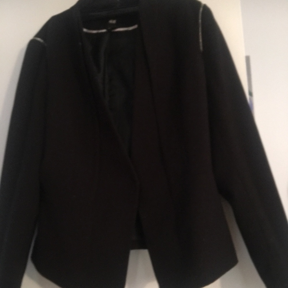 Classy black H&M blazer